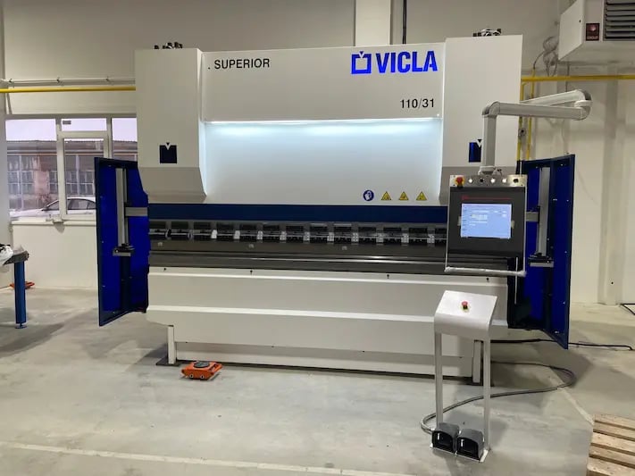 HYBRID CNC PRESS BRAKES FOR FURNITURE PRODUCTION